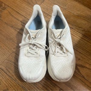 Hoka Clifton 8 Eggnog